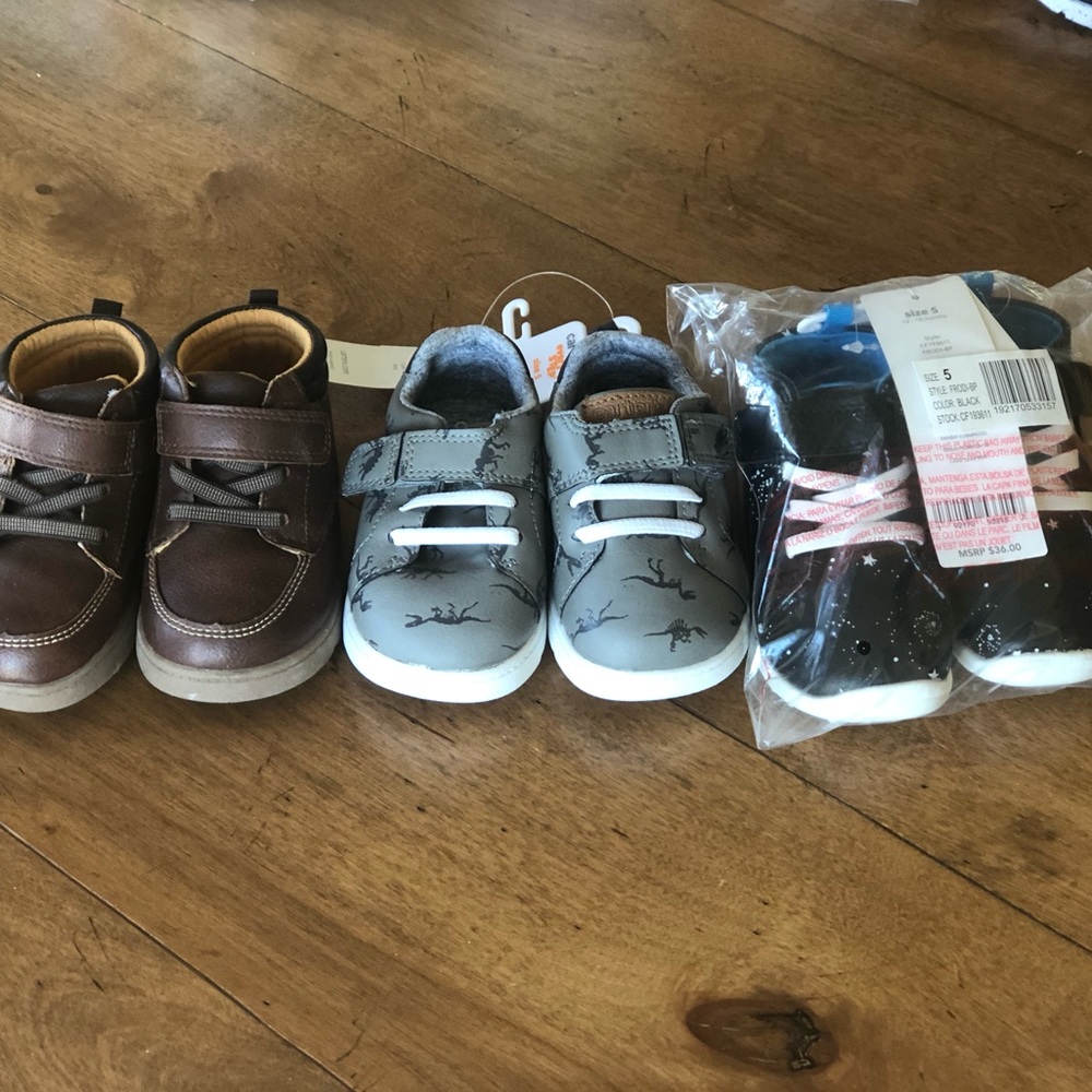 Carter’s every step toddler size 5 sneakers boots